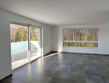 salle-manger-baie-vitree_residence_cote_rives